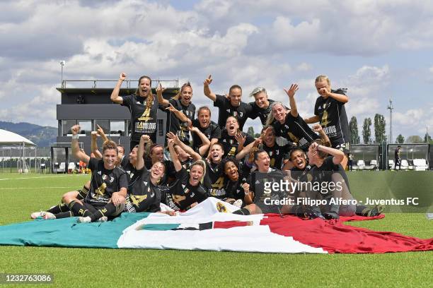 Juventus Women players celebrate winning their fourth consecutive Serie A title after the Women Serie A match between Juventus and SSC Napoli at...