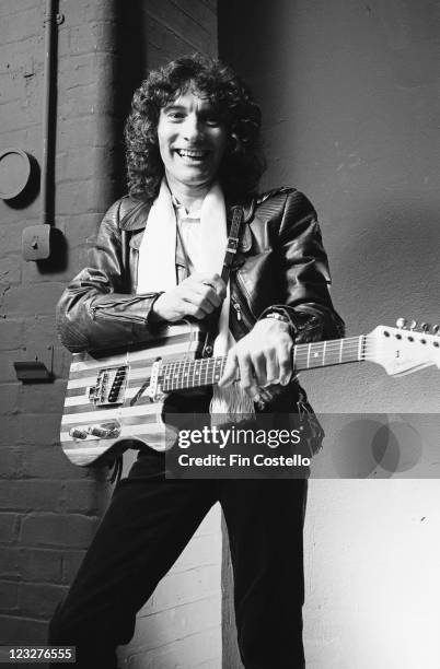 101 Albert Lee Guitarist Photos and Premium High Res Pictures - Getty Images