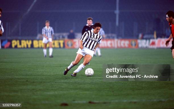 Juventus player Roberto Baggio during juventus - Liegi in Uefa cup winners' cup , on March 20, 1991 in Turin, Italy.