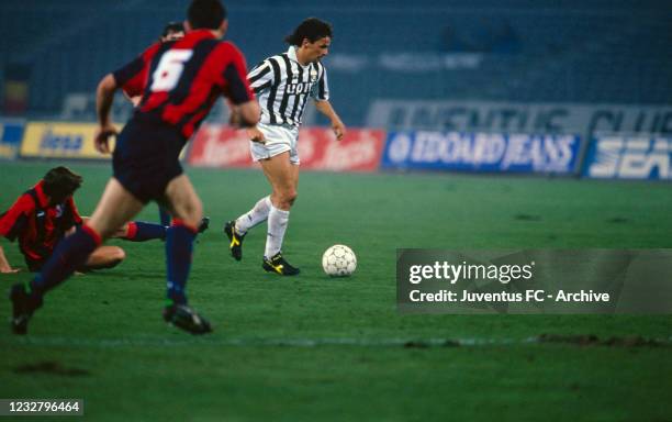 Juventus player Roberto Baggio during juventus - Liegi in Uefa cup winners' cup , on March 20, 1991 in Turin, Italy.