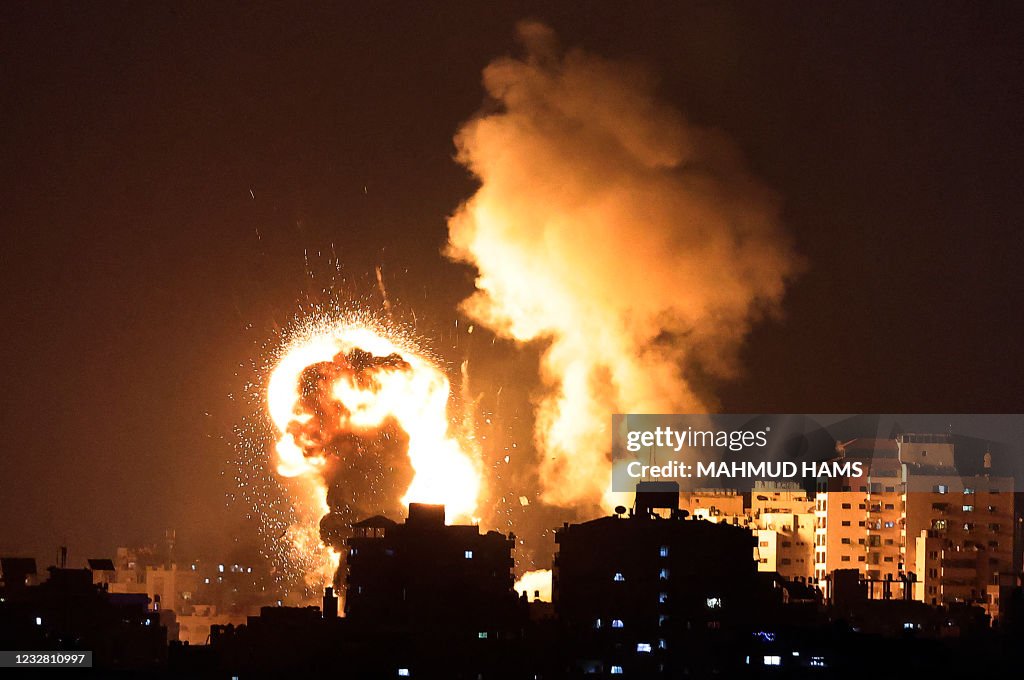 TOPSHOT-PALESTINIAN-ISRAEL-GAZA-ROCKET