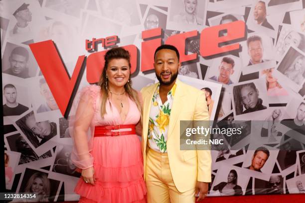 Live Top 17 Performances" Episode 2012A -- Pictured: Kelly Clarkson, John Legend --