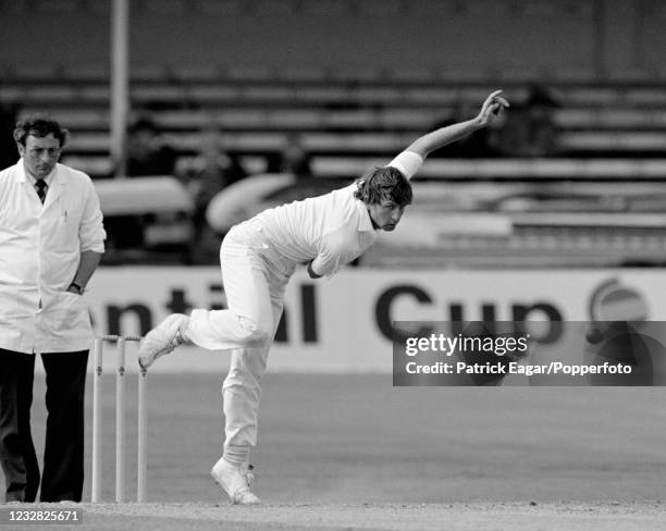 Zimbabwe captain Duncan Fletcher bowling during the Prudential World Cup group match between Australia and Zimbabwe at Trent Bridge, Nottingham, 9th...