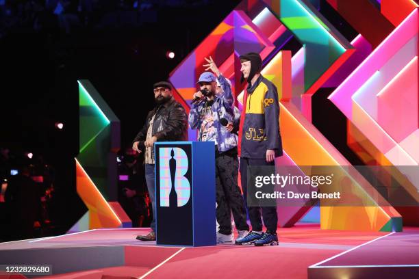 O2 Red Roses Asim Chudry R M Chaudhry Photos and Premium High Res Pictures - Getty Images