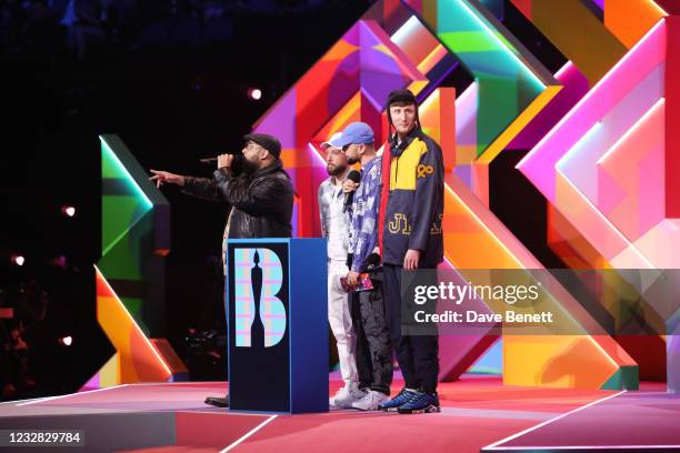 O2 Red Roses Asim Chudry 60 R M Chaudhry Stock Photos, High-Res Pictures, and Images - Getty Images