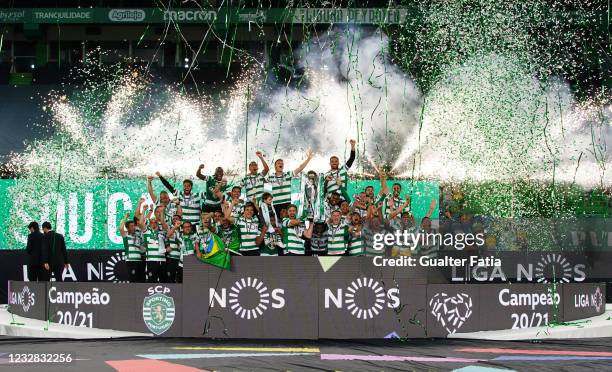 Sporting CP players celebrate winning the Liga NOS with trophy at the end of the Liga NOS match between Sporting CP and Boavista FC at Estadio Jose...