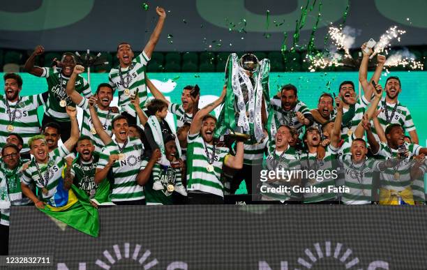Sporting CP players celebrate winning the Liga NOS with trophy at the end of the Liga NOS match between Sporting CP and Boavista FC at Estadio Jose...