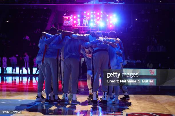 Net Huddle Nba Team Huddle Photos and Premium High Res Pictures - Getty Images