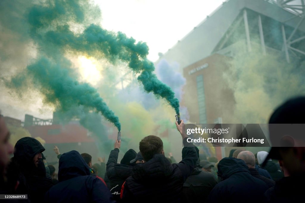 Manchester United Fans Protest Against Glazer Family Ownership