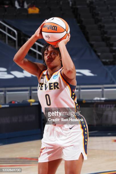 Kelsey Mitchell of the Indiana Fever shoots the ball against the Chicago Sky at Bankers Life Fieldhouse on May 3, 2021 in Indianapolis, Indiana. NOTE...
