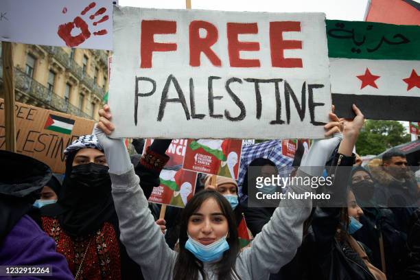 Hundreds of people gathered in support of Gaza and the Occupied Territories as a new war seems to have begun between Israel and Palestinians ....