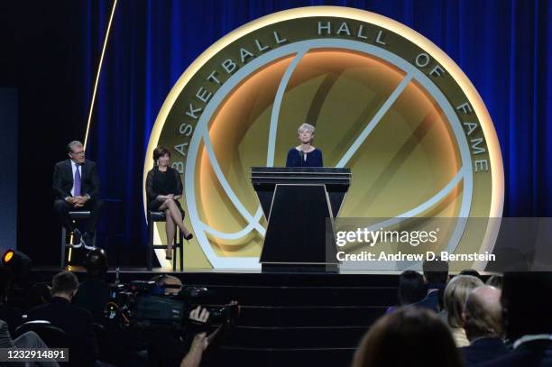 Enshrinee Barbara Stevens with presents Geno Auriemma and Muffet McGraw during the 2020 Basketball Hall of Fame Enshrinement Ceremony on May 15, 2021...