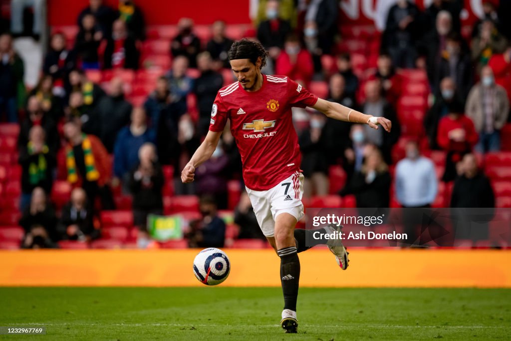 Manchester United v Fulham - Premier League