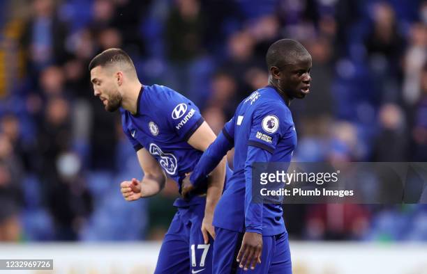 Golo Kanté of Chelsea is replaced by Mateo Kovacic of Chelsea during the Premier League match between Chelsea and Leicester City at Stamford Bridge...