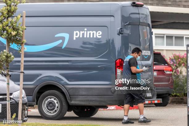 amazon delivery covid 19 - driver occupation stock pictures, royalty-free photos & images