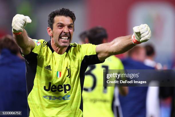 Gianluigi Buffon of Juventus FC celebrate after winning during the TIMVISION Cup Final between Atalanta BC and Juventus at the Mapei Stadium - Citta'...