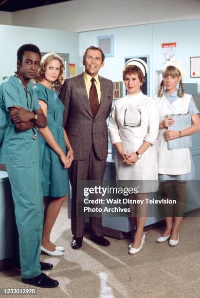 Los Angeles, CA Cleavon Little, Barbara Rucker, Paul Lynde, Alice Ghostly, Nancy Fox appearing in the ABC tv series 'The New Temperatures Rising...