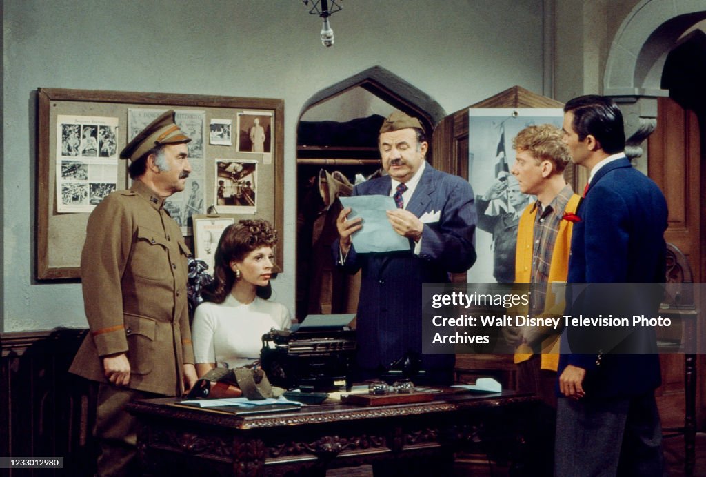 The Rearguard Cliff Norton, Ronda Copland, Lou Jacobi, Dennis Kort, John McCook ...