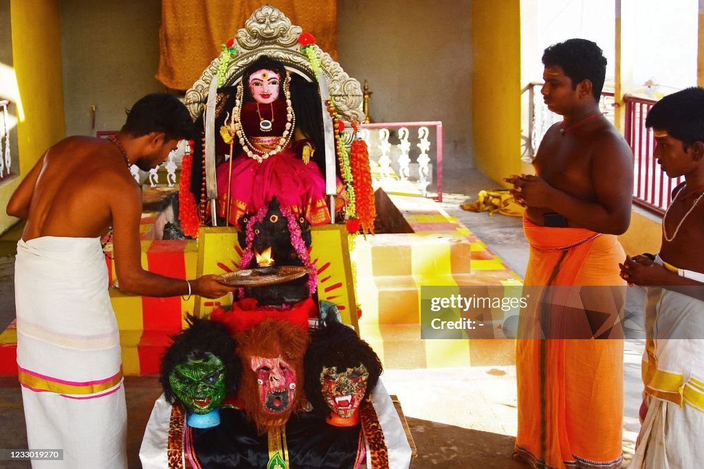 INDIA-HEALTH-VIRUS-TEMPLE