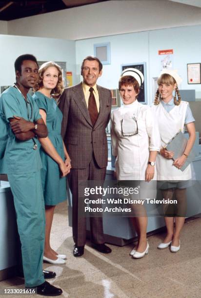 Los Angeles, CA Cleavon Little, Barbara Rucker, Paul Lynde, Alice Ghostly, Nancy Fox appearing in the ABC tv series 'The New Temperatures Rising...