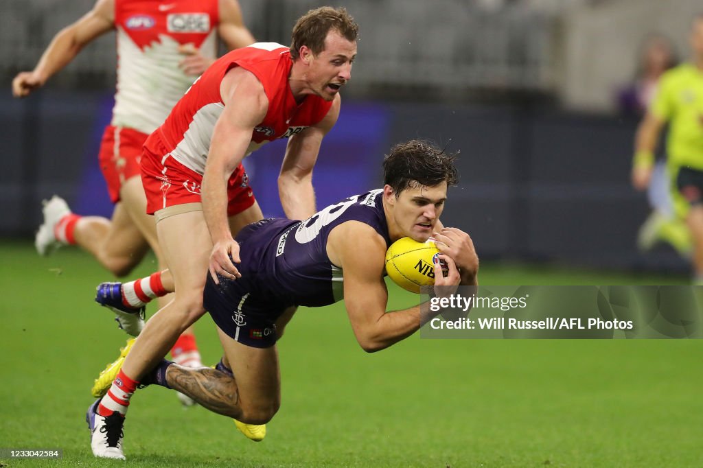 AFL Rd 10 - Fremantle v Sydney