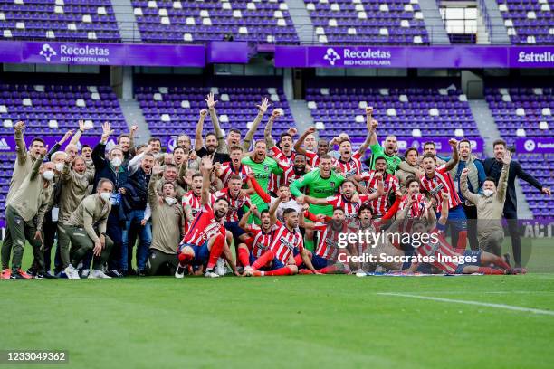 Players of Atletico Madrid celebrates the championship during the La Liga Santander match between Real Valladolid v Atletico Madrid at the Estadio...