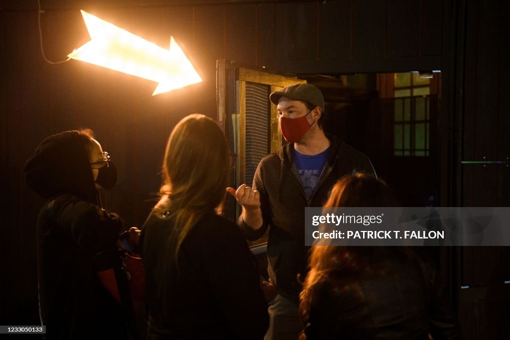 US-HEALTH-VIRUS-ENTERTAINMENT-BAR