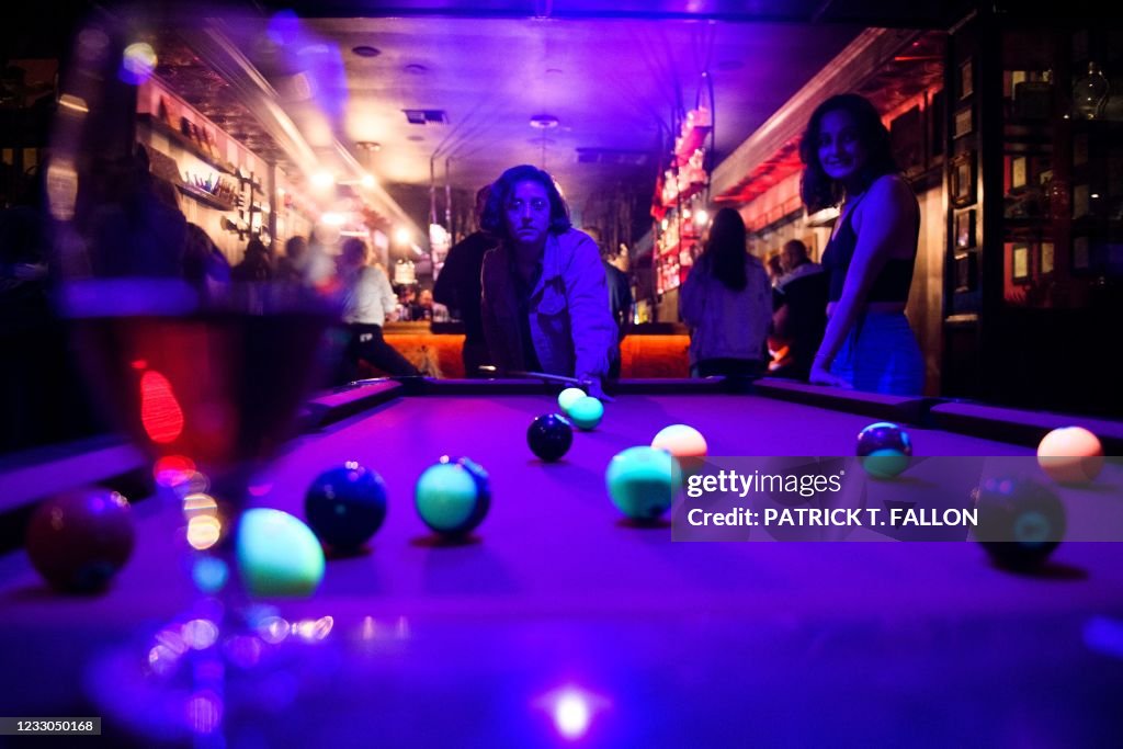 US-HEALTH-VIRUS-ENTERTAINMENT-BAR
