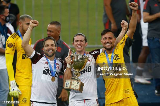 Flamengo players Diego Ribas, Filipe Luis and Diego Alves celebrate winning the Campeonato Carioca 2021 after a match between Flamengo and Fluminense...