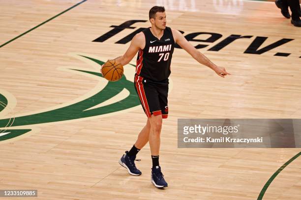Nemanja Bjelica of the Miami Heat dribbles the ball against the Milwaukee Bucks during Round 1, Game 2 of the 2021 NBA Playoffs on May 24, 2021 at...