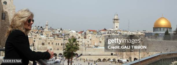 Dr. Jill Biden, wife of US Vice President Joe Biden, visits Jerusalem's Old City on March 9, 2010. On the right, the Dome of the Rock Mosque, in the...