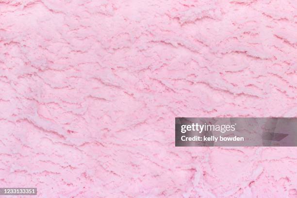 summer strawberry ice cream sweet background - aardbeienijs stockfoto's en -beelden