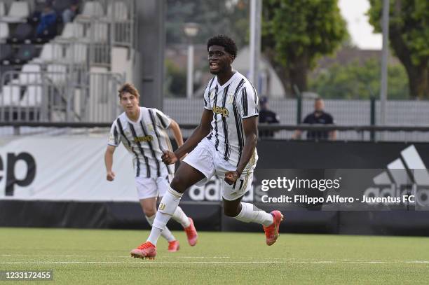 Samuel Iling Junior of Juventus celebrates after scoring a goal during the Primavera 1 TIM match between Juventus U19 and Internazionale U19 at...