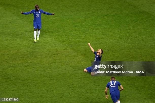 Ngolo Kante of Chelsea and Jorginho of Chelsea celebrate at full time during the UEFA Champions League Final between Manchester City and Chelsea FC...