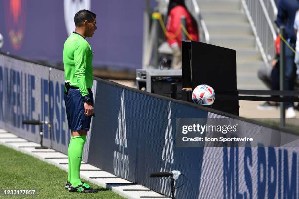 Var System Offsides 1,330 Var System Stock Photos, High-Res Pictures, and Images - Getty Images