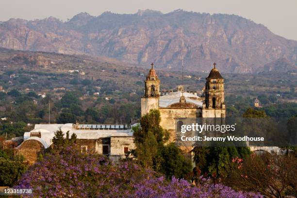 bell towers on church of la natividad - morelos stock-fotos und bilder