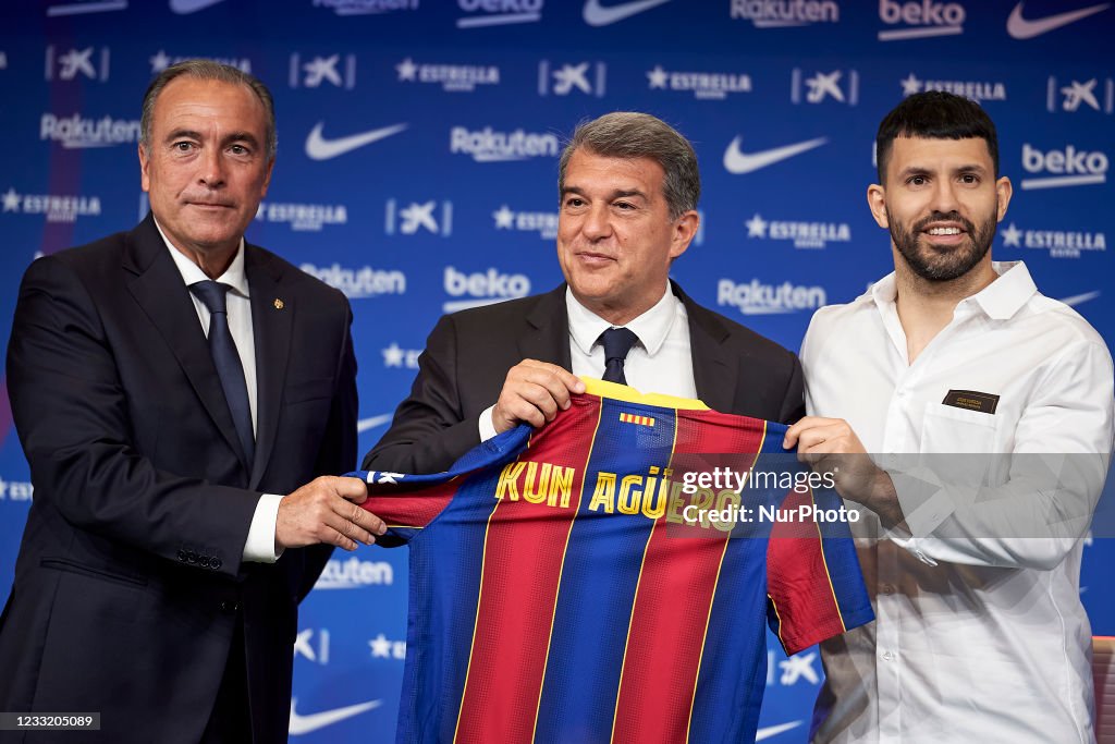 New Signing: Kun Aguero New FC Barcelona Player