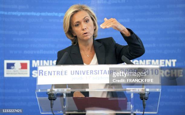 La ministre de l'Enseignement supérieur et de la Recherche, Valérie Pécresse s'exprime lors d'une conférence de presse à l'occasion de la rentrée...