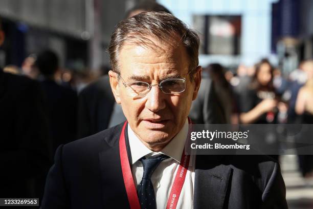 Ivan Glasenberg, billionaire and outgoing chief executive officer of Glencore Plc, walks between sessions on day three of the St. Petersburg...