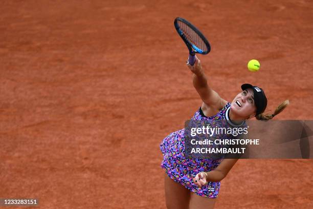 Sofia Kenin of the US serves the ball to Jessica Pegula of the US during their women's singles third round tennis match on Day 7 of The Roland Garros...