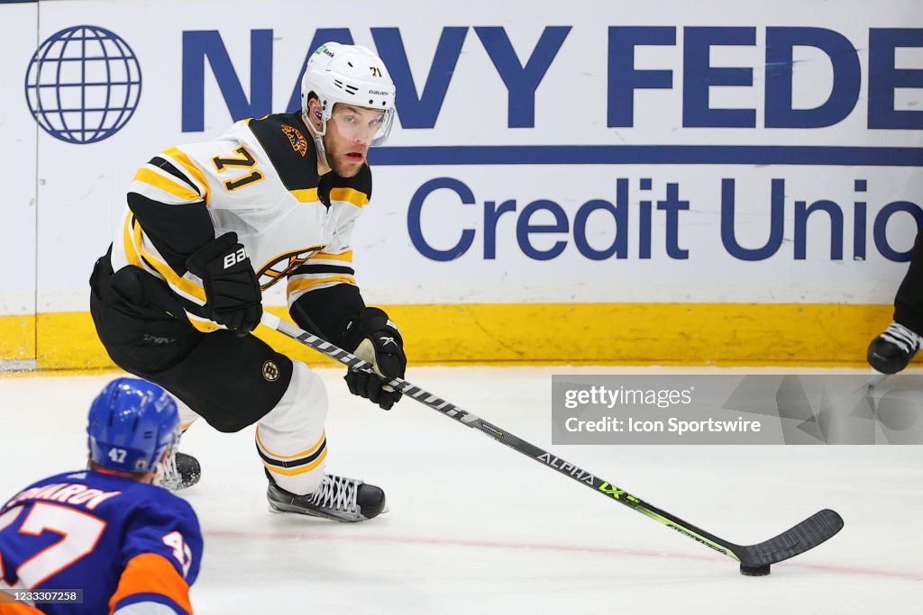 NHL: JUN 05 Stanley Cup Playoffs Second Round - Bruins at Islanders