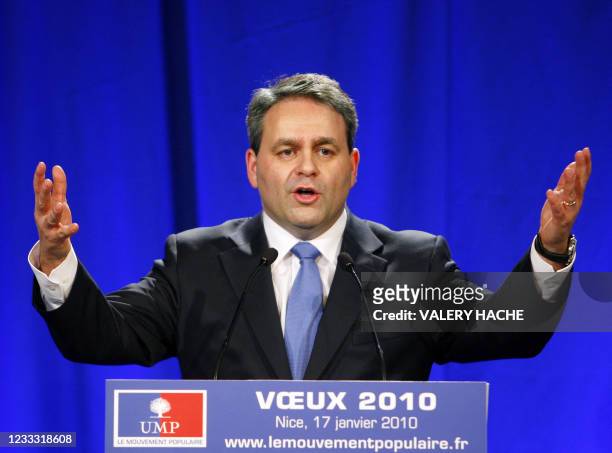 Le secrétaire général de l'UMP Xavier Bertrand prononce un discours, le 17 janvier 2010 à Nice, lors de la présentation des voeux de l'UMP. Le parti...