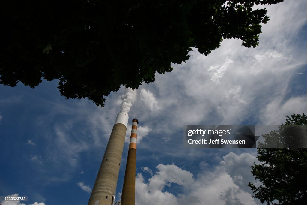 Earth's Carbon Dioxide Levels Measured Every May Are At Highest Level On Record