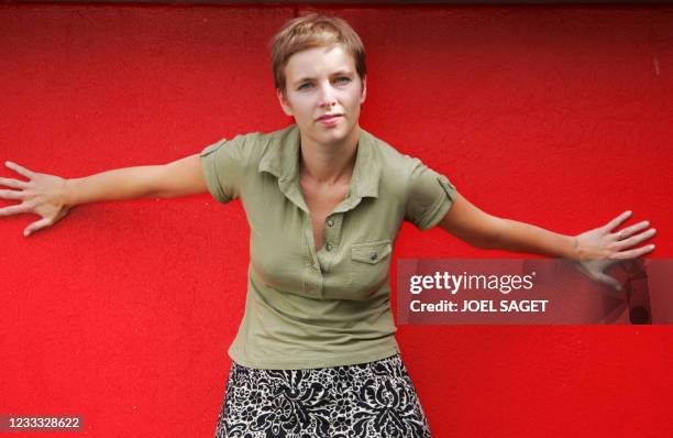 élue apparentée communiste à la mairie de Paris Clémentine Autain pose, le 14 septembre 2006 à Paris. Prête à représenter la "gauche de la gauche"...