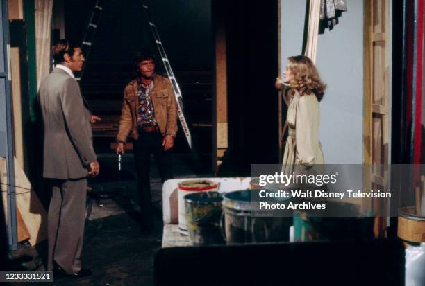 Jerry Douglas, Ben Andrews, Shirley Knight, extra appearing in the ABC tv series 'The Wide World of Mystery', episode 'Please Stand by for Murder'.