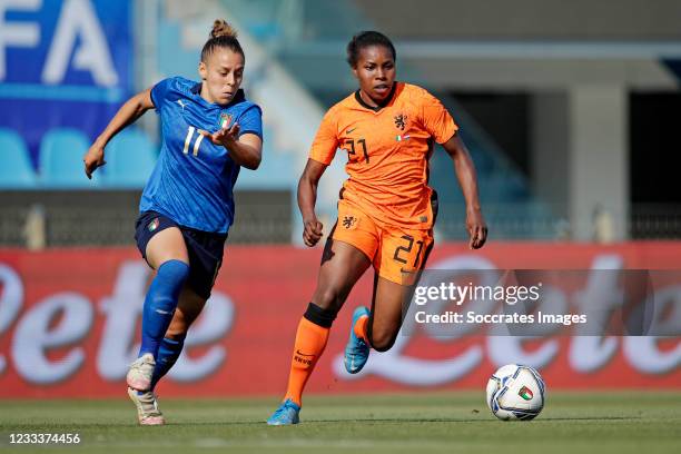 Lisa Boattin of Italy Women, Lineth Beerensteyn of Holland Women during the International Friendly Women match between Italy v Holland at the Paola...