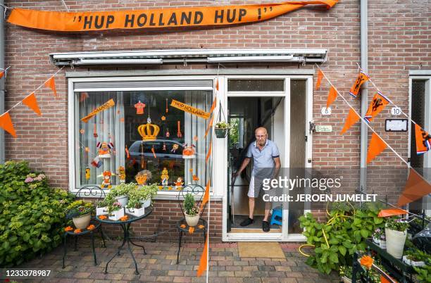 Inhabitants prepared their houses for the Euro 2020 football tournament in Utrecht, on June 10, 2021. - Netherlands OUT / Netherlands OUT /...