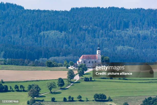 June 2021, Bavaria, Bad Kötzting: The pilgrimage church of the Assumption of the Virgin Mary in the Weißenregen district. Photo: Armin Weigel/dpa