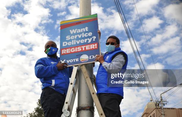 South African Solly Msimanga Photos and Premium High Res Pictures