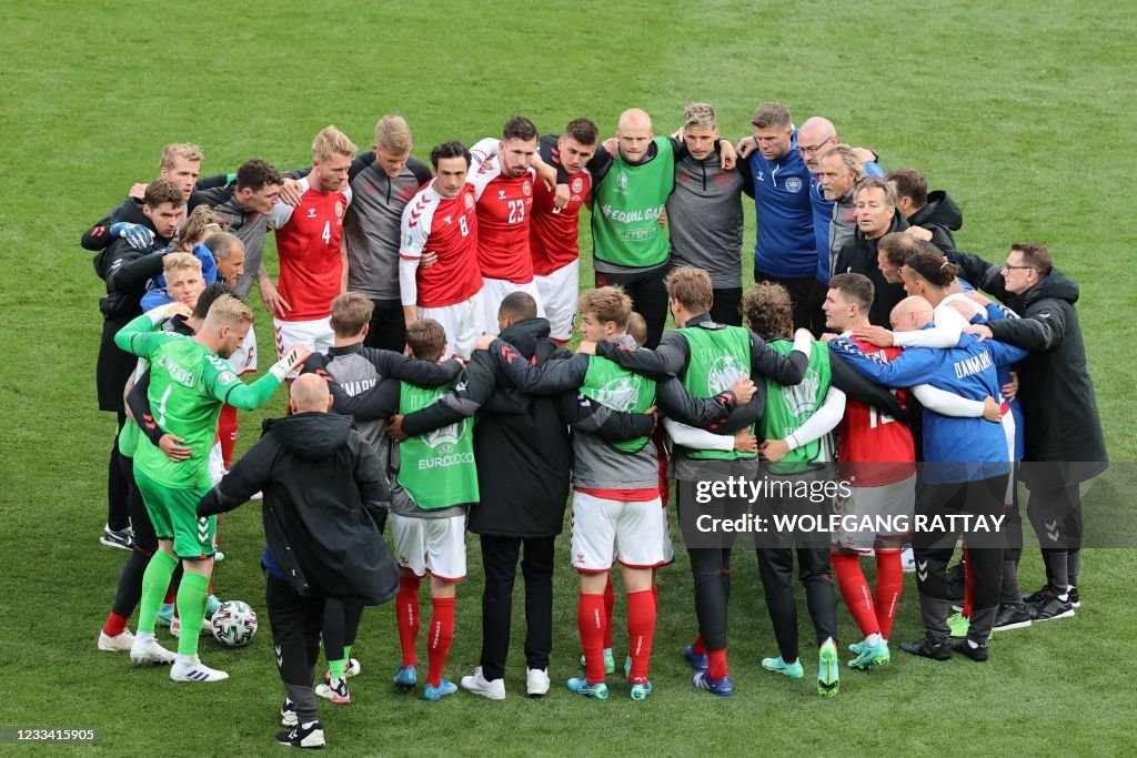 TOPSHOT-FBL-EURO-2020-2021-MATCH03-DEN-FIN